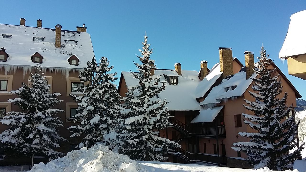 Apartamentos Tanau Baqueira Beret Extérieur photo